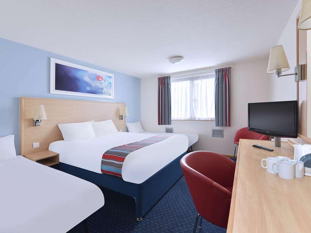Travelodge Edinburgh Dreghorn Quarto foto